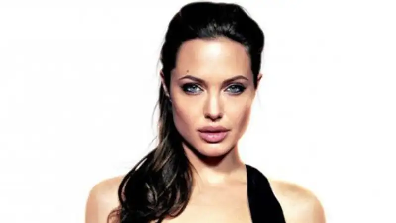 Анджелину Джоли заметили впервые после новостей о разводе с Брэдом Питтом