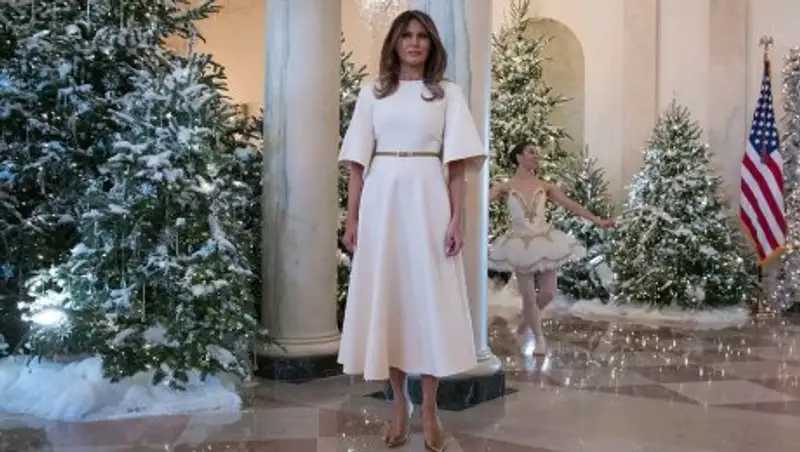 В соцсетях высмеяли новогоднее убранство Белого дома