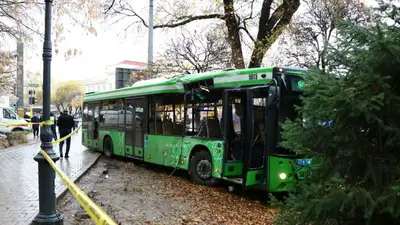 Свидетель рассказал о подробностях аварии, фото - Новости Zakon.kz от 27.04.2023 19:15