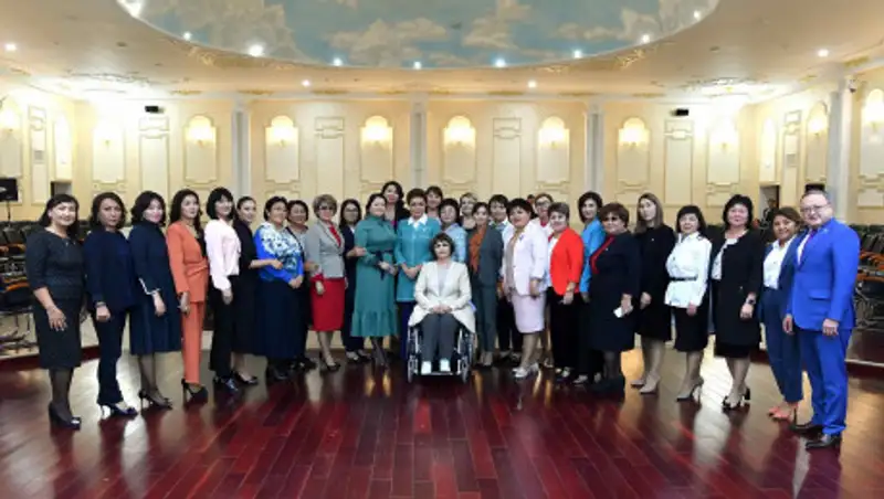 Назарбаева: Наша задача – расширение участия женщин в госуправлении и политике