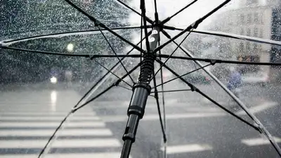 дождь, зонтик , фото - Новости Zakon.kz от 18.04.2022 11:12