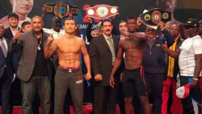 Состоялась церемония взвешивания участников боксерского вечера