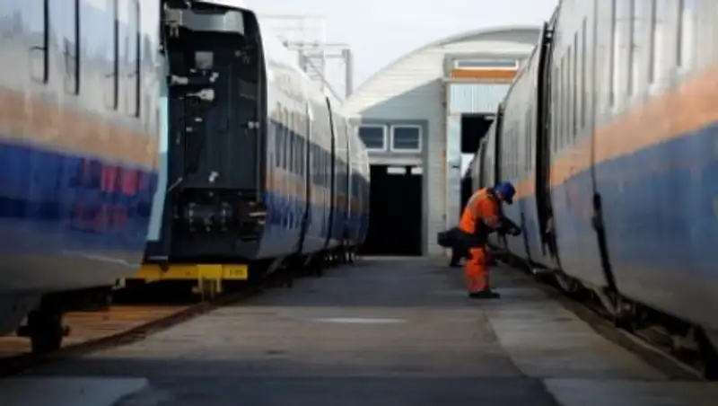 В МИР РК ответили на жалобы астанчанки на старые изношенные пассажирские вагоны