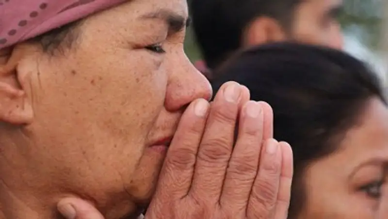 Жители Самарканда с утра приходят на могилу первого президента Узбекистана