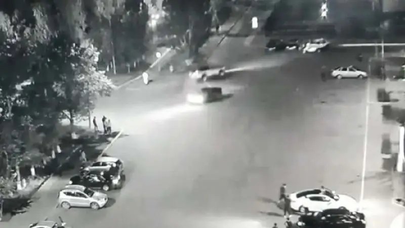 Land Cruiser в результате ДТП перевернулся в Нур-Султане, есть пострадавший