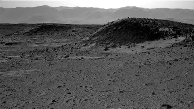 Марсоход Curiosity сфотографировал необычное свечение на марсианской поверхности