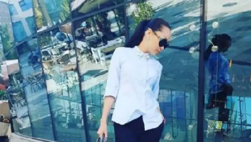 Баян Есентаева впервые после избиения показала лицо