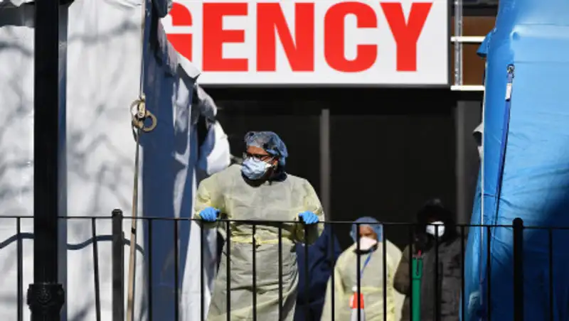 Каждые 17 минут в Нью-Йорке умирает зараженный коронавирусом