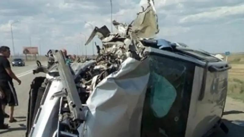 Два человека погибли в результате ДТП в Карагандинской области