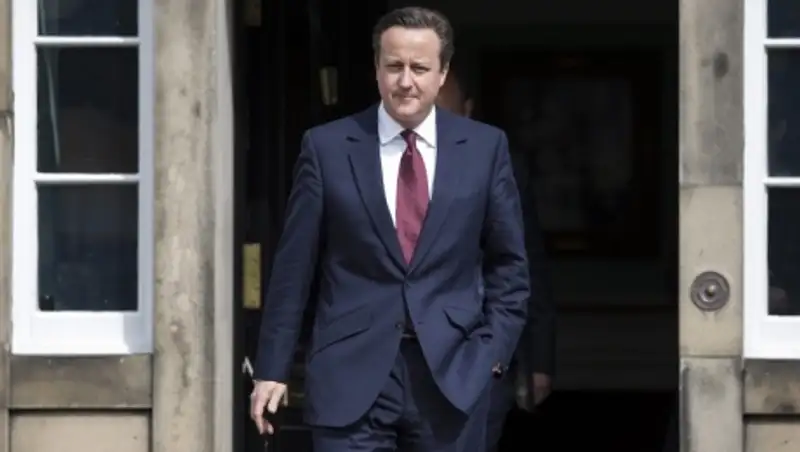 Дэвид Кэмерон приведен к присяге в качестве британского премьера