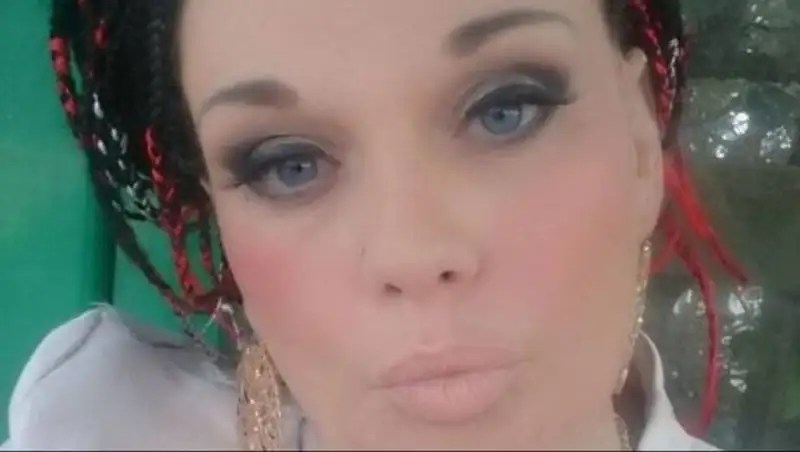 33-летняя британская певица умерла накануне кастинга в шоу "Голос"