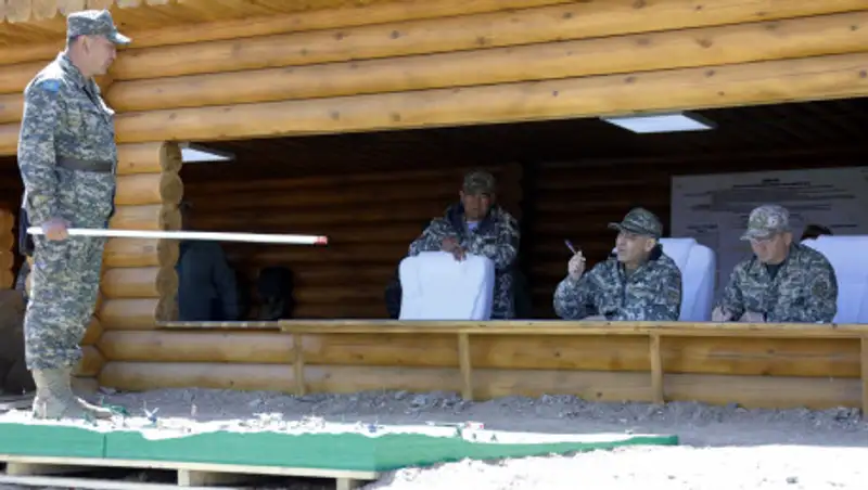 Министр обороны РК дал поручения по повышению боеспособности армии