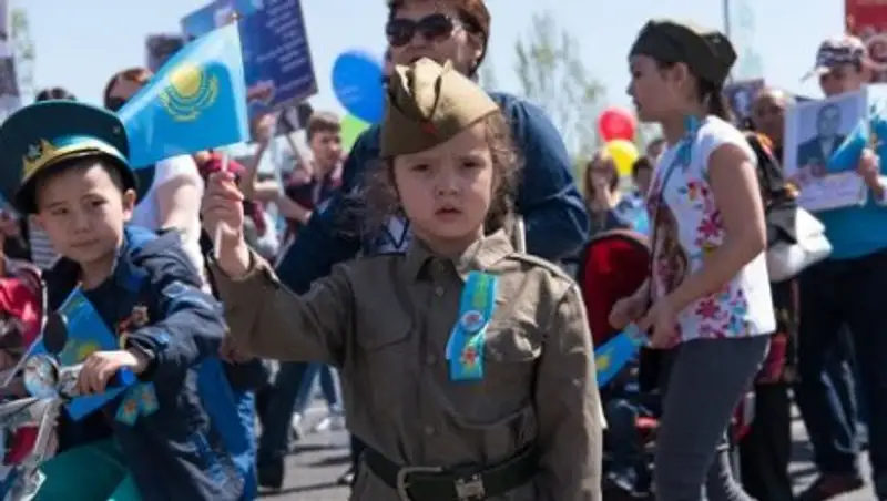 Бессмертный полк: более 120 тысяч человек пройдут с портретами в Алматы