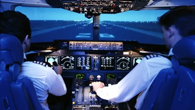Авиакомпании начали вводить правило «двух человек» в кабине пилотов