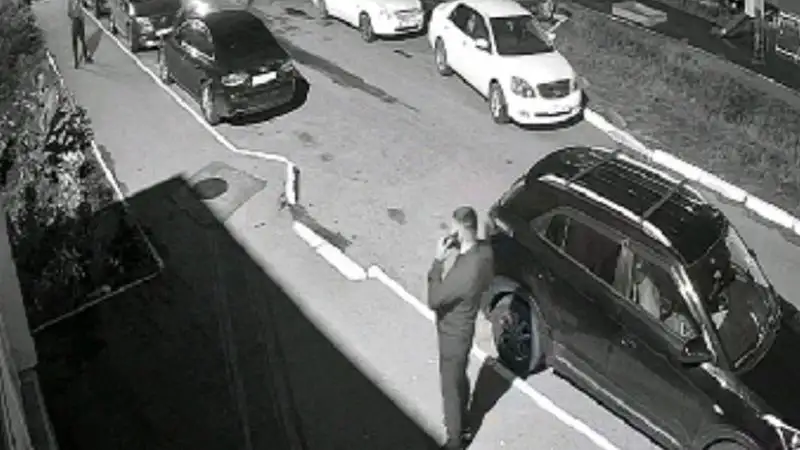 В Усть-Каменогорске мужчина стрелял во дворе жилого дома