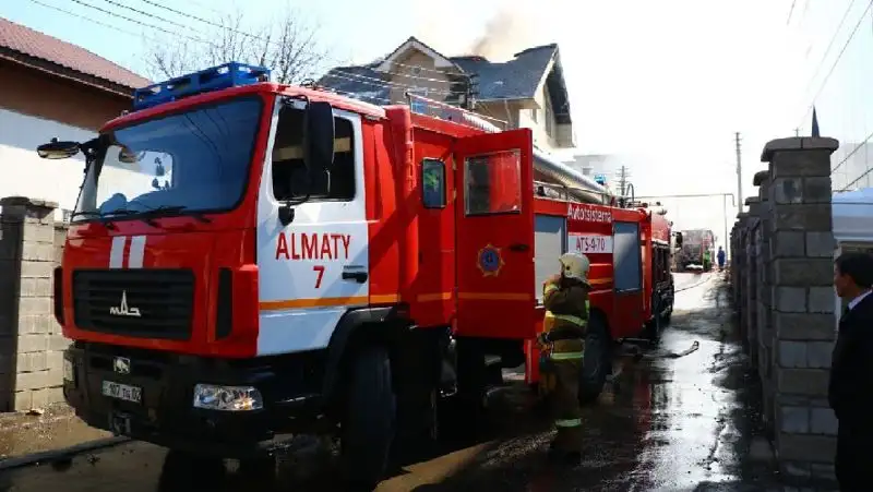 пожарная машина , фото - Новости Zakon.kz от 03.03.2022 15:04