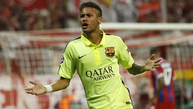 "Барселона" стала первым финалистом Лиги чемпионов УЕФА 2014/15