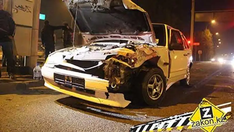 ВАЗ и Тойота не поделили перекресток на Северном кольце в Алматы