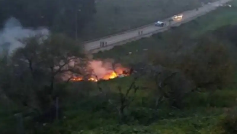 В сети появились фото и видео с места падения израильского самолета