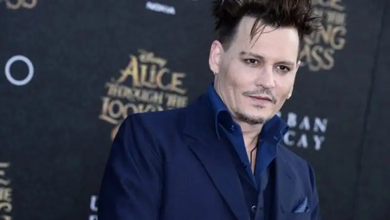 Менеджеры Джонни Деппа обвинили актера в транжирстве