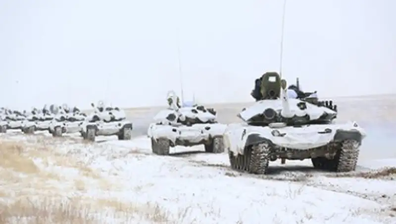 В тактическом учении с боевой стрельбой участвуют 2,5 тысяч военнослужащих Казахстана