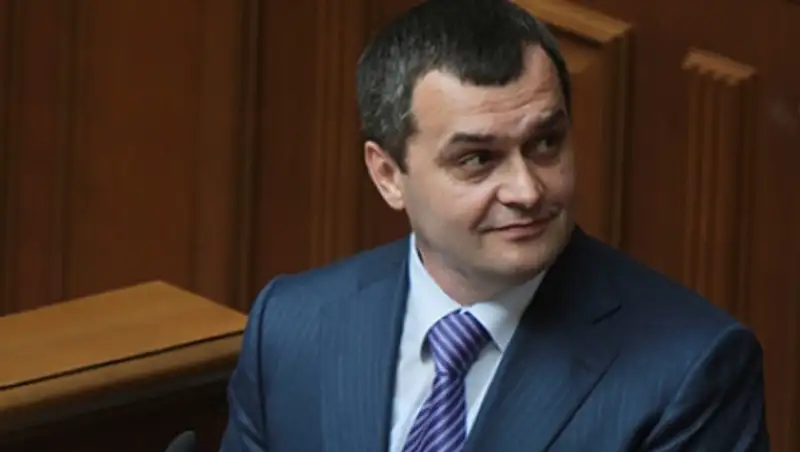 Бывший глава МВД Украины получил российский паспорт