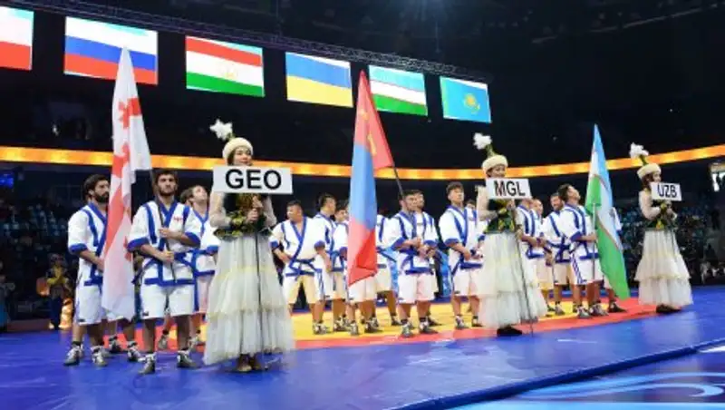 Международный турнир «Евразия барысы» проходит в «Алматы Арена»