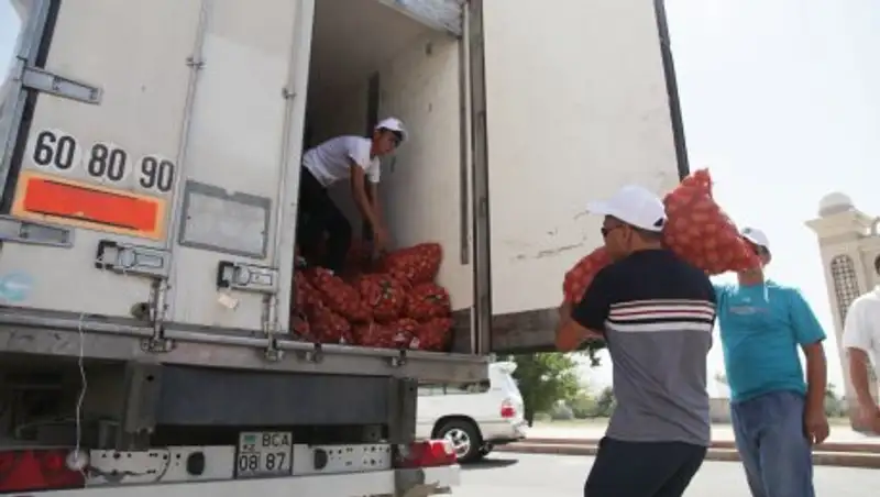 Жамбылский автокараван с сельхопродукцией отправился в Астану