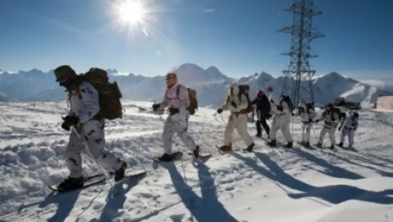 Российские военные пригласили коллег из Казахстана и других стран СНГ покорить Эльбрус
