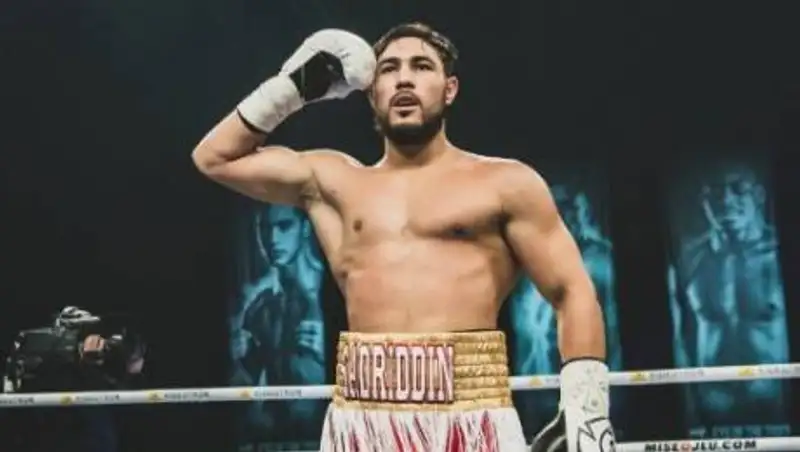 Непобежденный казахстанец вошел в ТОП-15 мирового рейтинга WBA