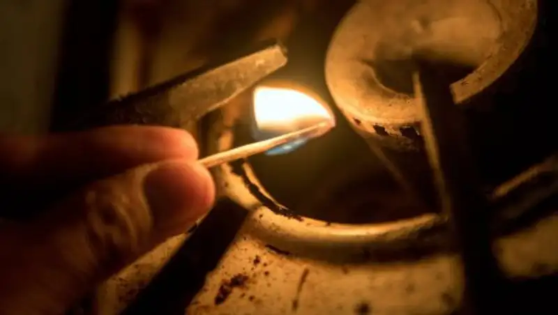 Два человека получили ожоги в результате хлопка газа в Алматы