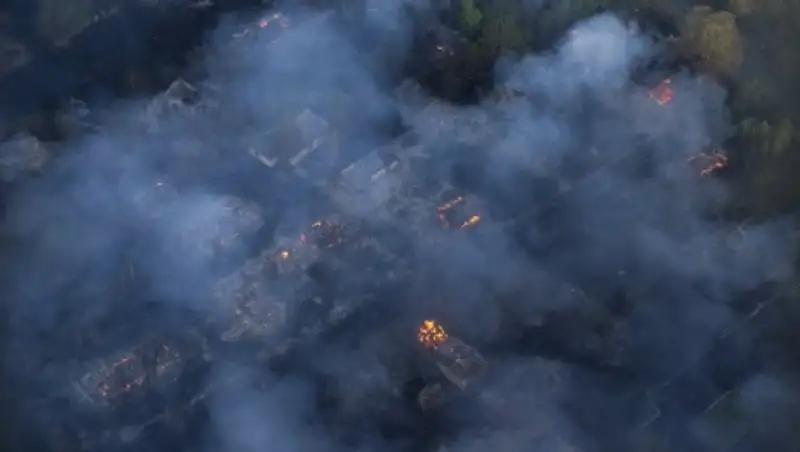 Чернобыль: не месте лесного пожара остаются очаги тления