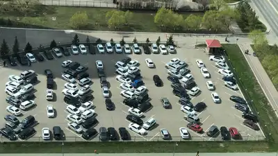 Споры за право парковаться, фото - Новости Zakon.kz от 30.10.2023 16:22