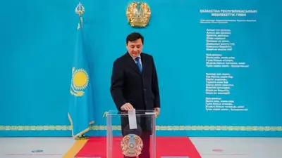 Алтай Кульгинов проголосовал на выборах президента Казахстана, фото - Новости Zakon.kz от 20.11.2022 09:27
