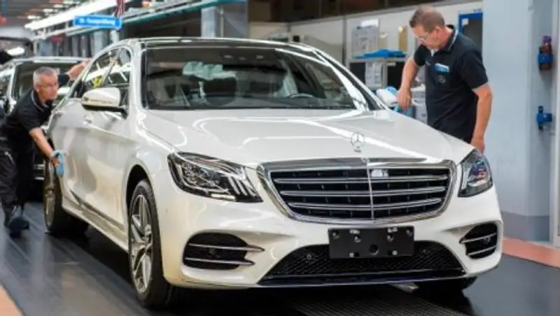 Обновленный Mercedes S-Class официально встал на конвейер