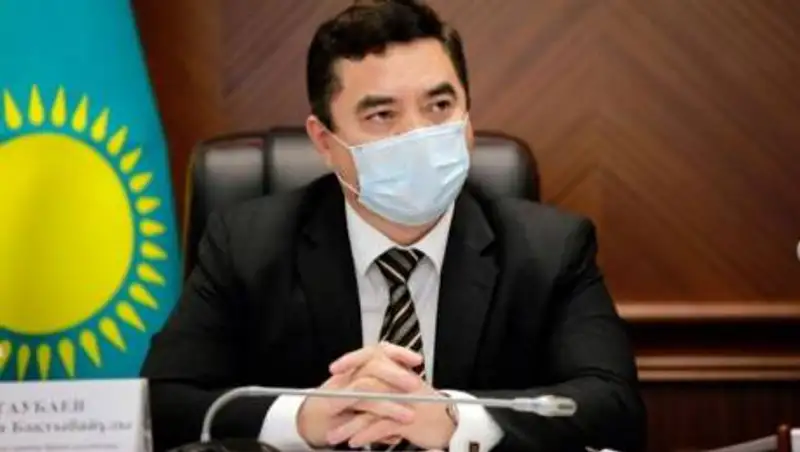 Подозреваемый в получении взятки замакима Атырауской области решил уволиться