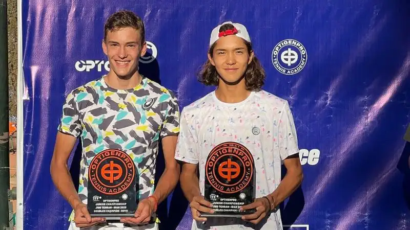 "Наш теннис": казахстанские юниоры - триумфаторы турнира в Иране