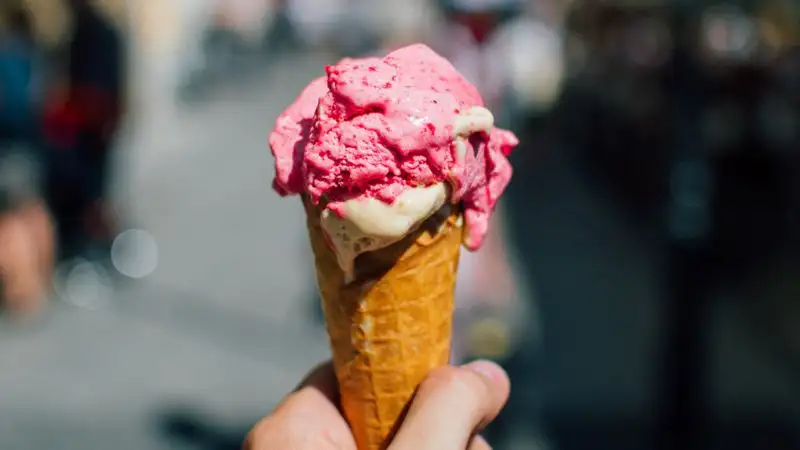 Сколько мороженого производят в Казахстане