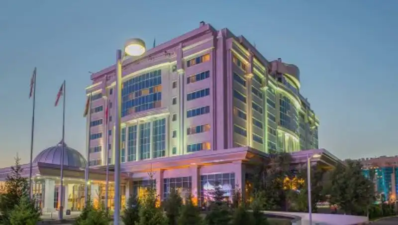 В Астане в результате стрельбы в отеле Rixos пострадали два человека