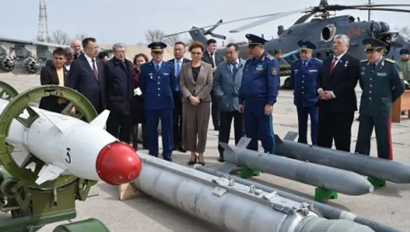 О&#1187;т&#1199;стік &#1178;аза&#1179;стан&#1171;а сенаторлар тобы келді