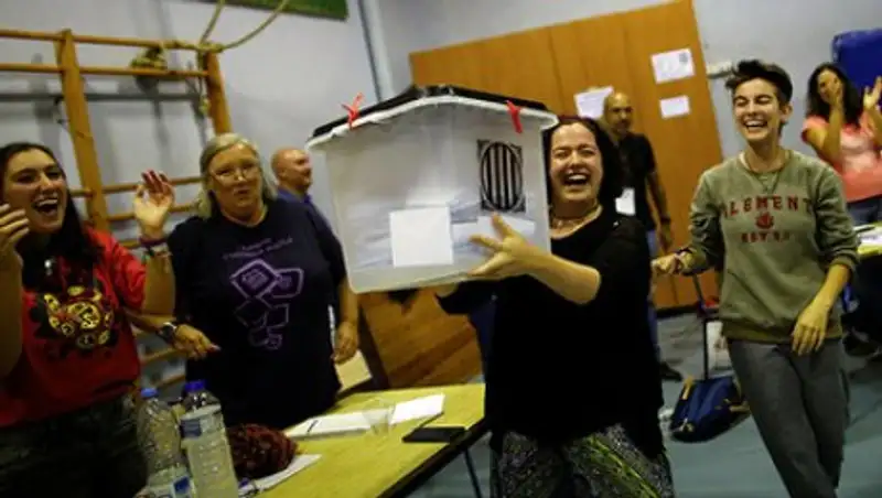 Число участников референдума в Каталонии превысило сто процентов