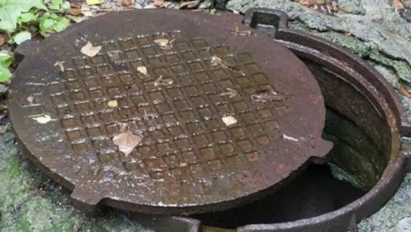 В Уральске два человека утонули в септике