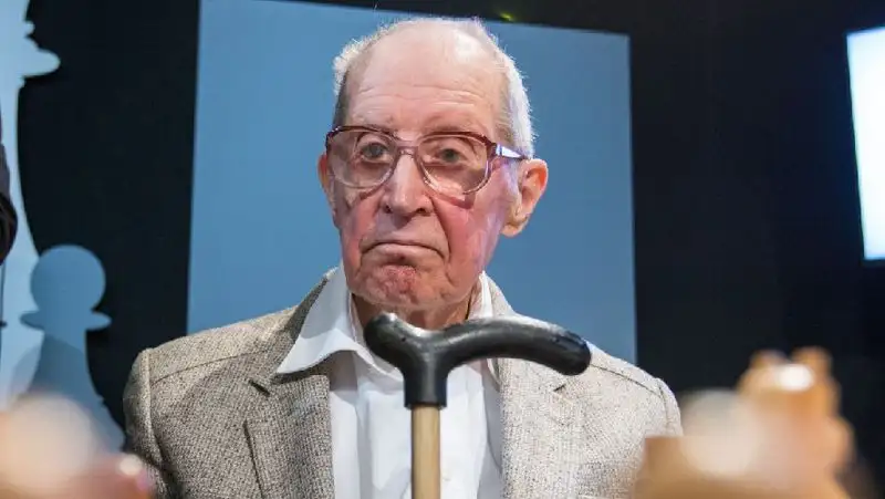 100-летний гроссмейстер награжден орденом Почета