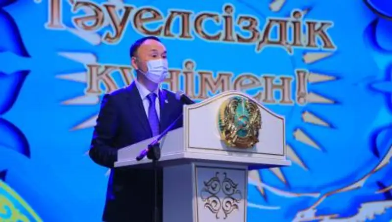 Архимед Мухамбетов вручил костанайцам государственные награды