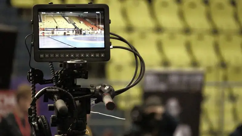 Алматинцев предупредили о громких звуках и скоплениях людей