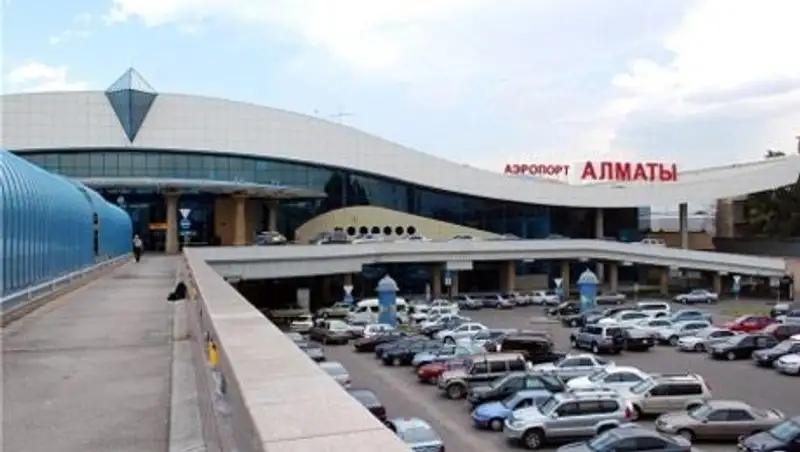 Избитый в Алматы водитель «Эко такси» находится без сознания