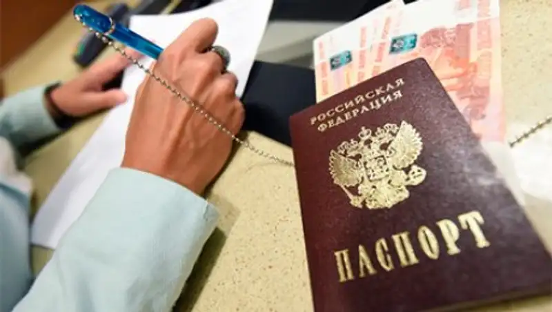 Жажда денег вынудила москвича превратиться в мать