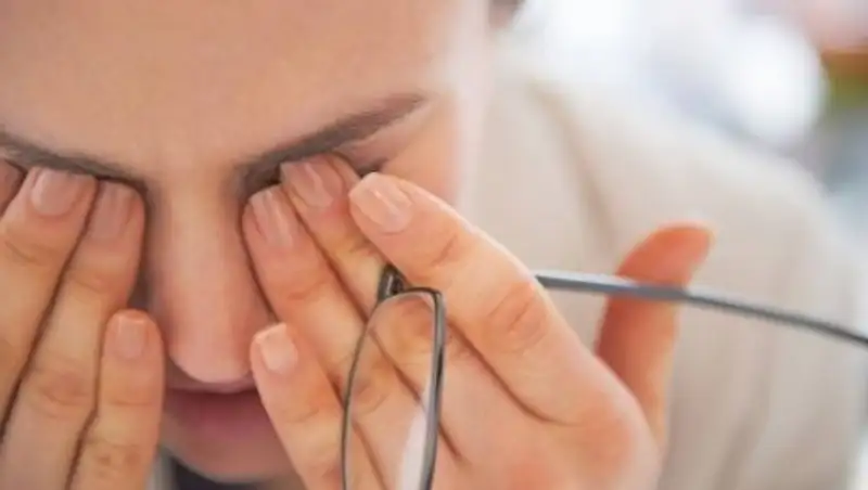 О чем говорит боль в глазах