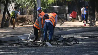 рабочие, фото - Новости Zakon.kz от 05.08.2022 18:20