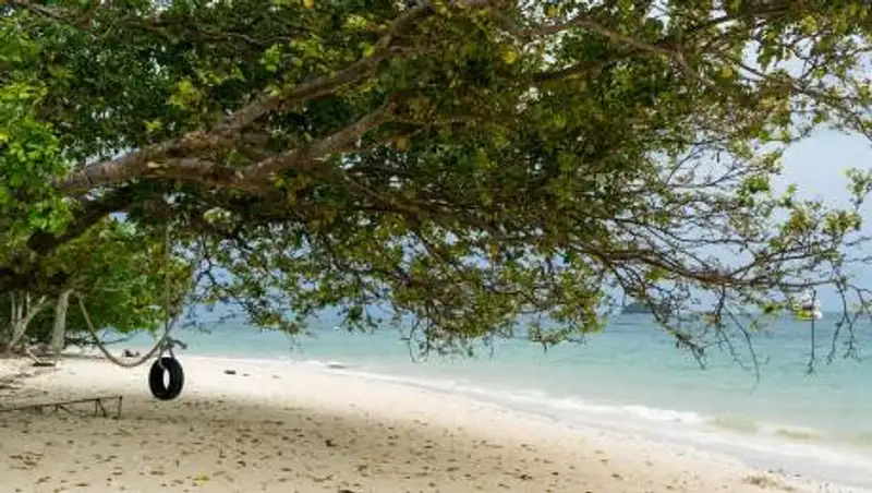 С 1 июля Пхукет будет открыт для привившихся туристов